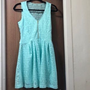 New lace Guess dress